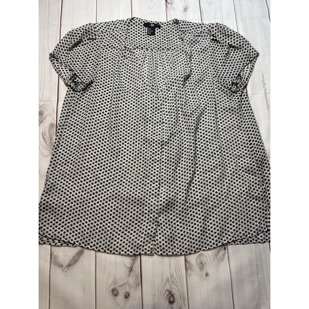 Women’s H&M Black White Pattern Blouse Size 8 Medium Short Sleeve